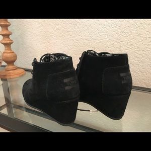 Toms Suede Booties